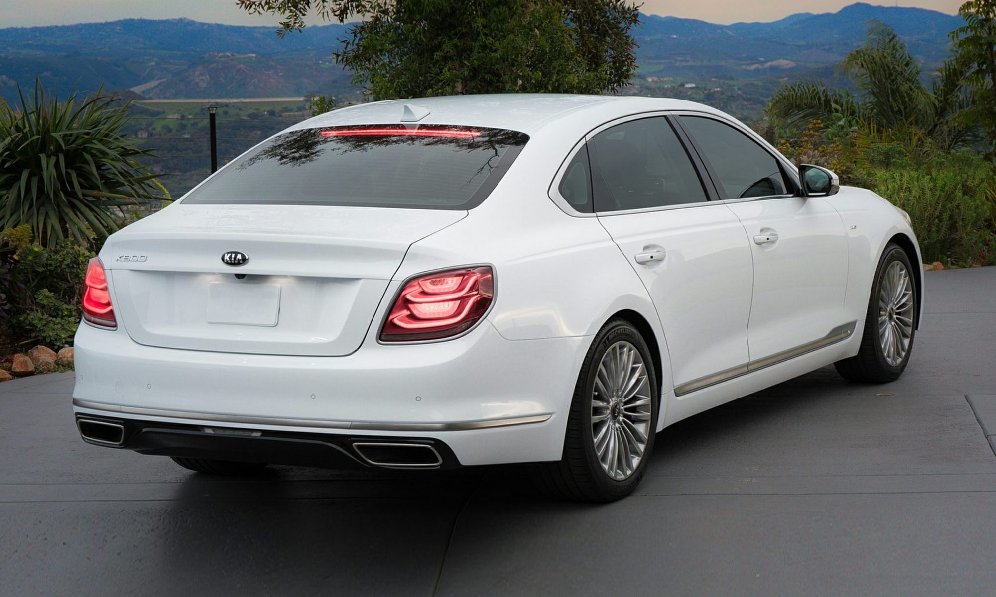 2020 Kia K900